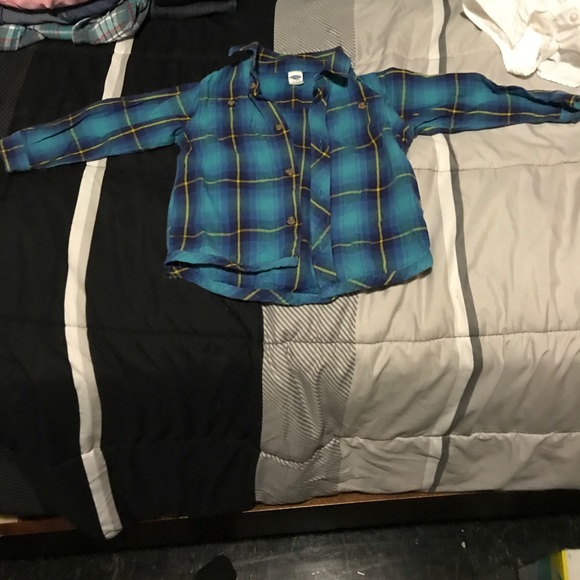 6 baby boy button down shirts - Picture 4 of 5