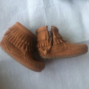Minnetonka brand new size 4