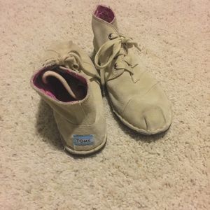 Tan TOMS women's shoes
