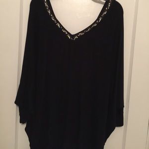 NWOT Black v neck 3/4 sleeve VERY SEXY VNECK 33x33