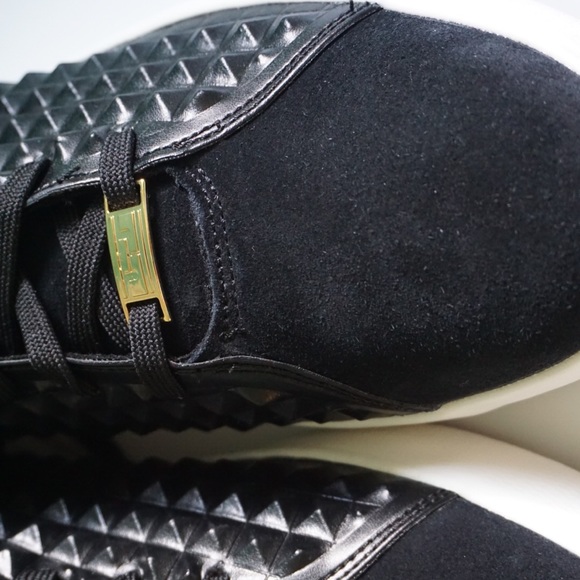 BRAND NEW MOVING IN 10 DAYS NEED EVERYTHING GONE. SUBMIT BEST OFFER!!!! - Picture 2 of 8