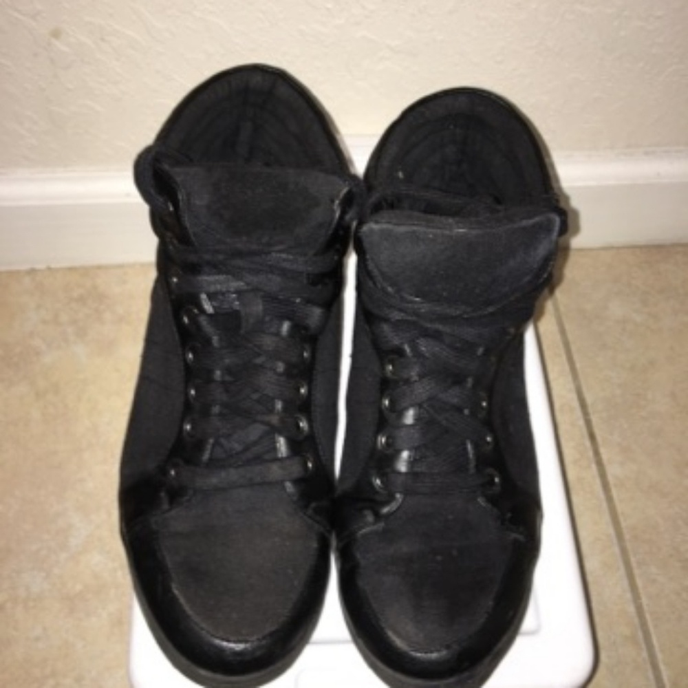 All black Sneakers