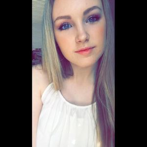 Meet your Posher, Abby