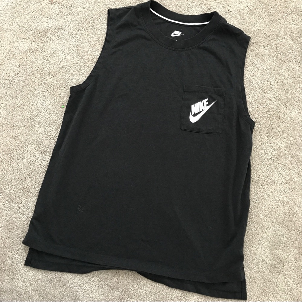 Women's nike tank small