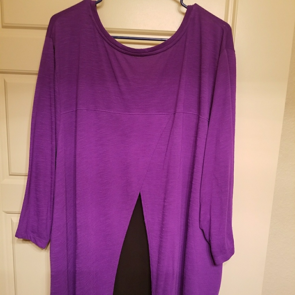 Catherine's blouse with split back - Picture 3 of 3