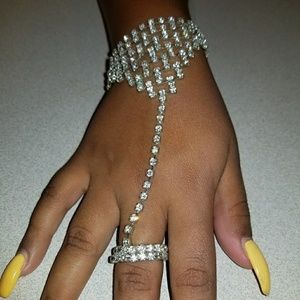 🔴 3 for $15 SALE.. Rhinestone bracelet w/ring
