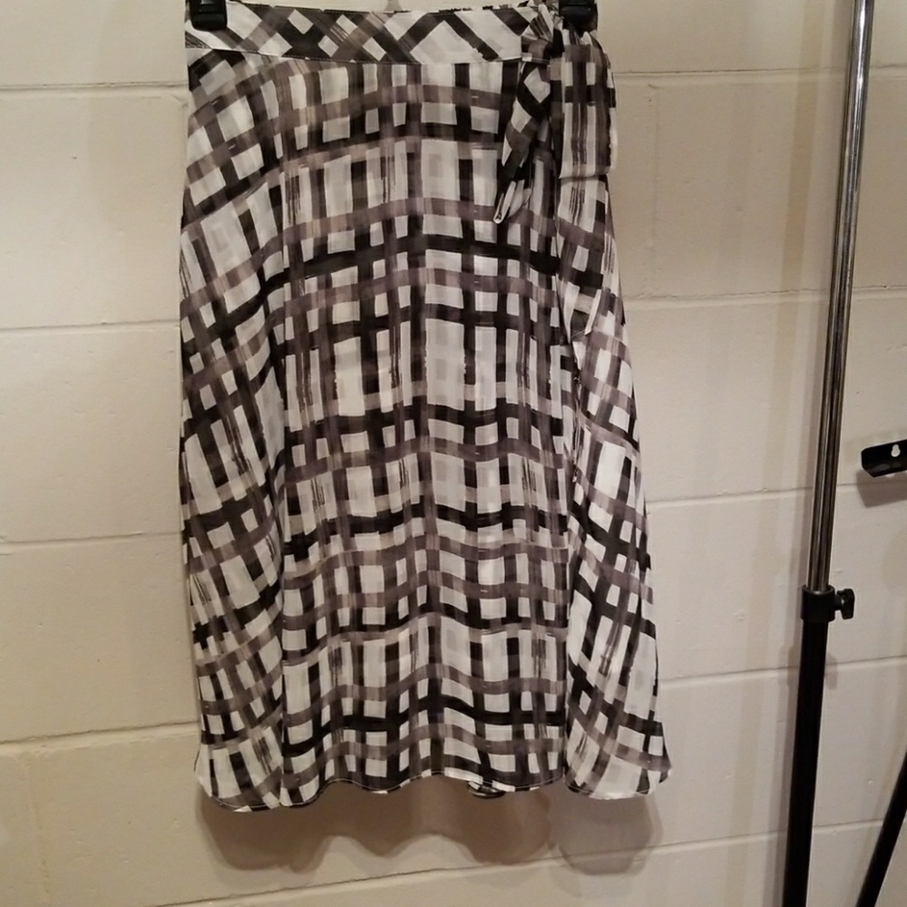 Elle Elastic Waist Sheer Skirt sz XS