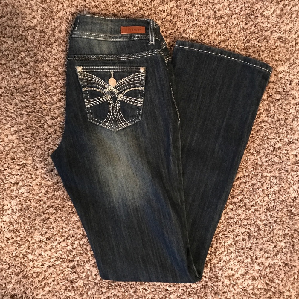 NWT. Almost Famous Jeans