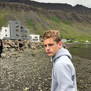 Meet your Posher, Thomas