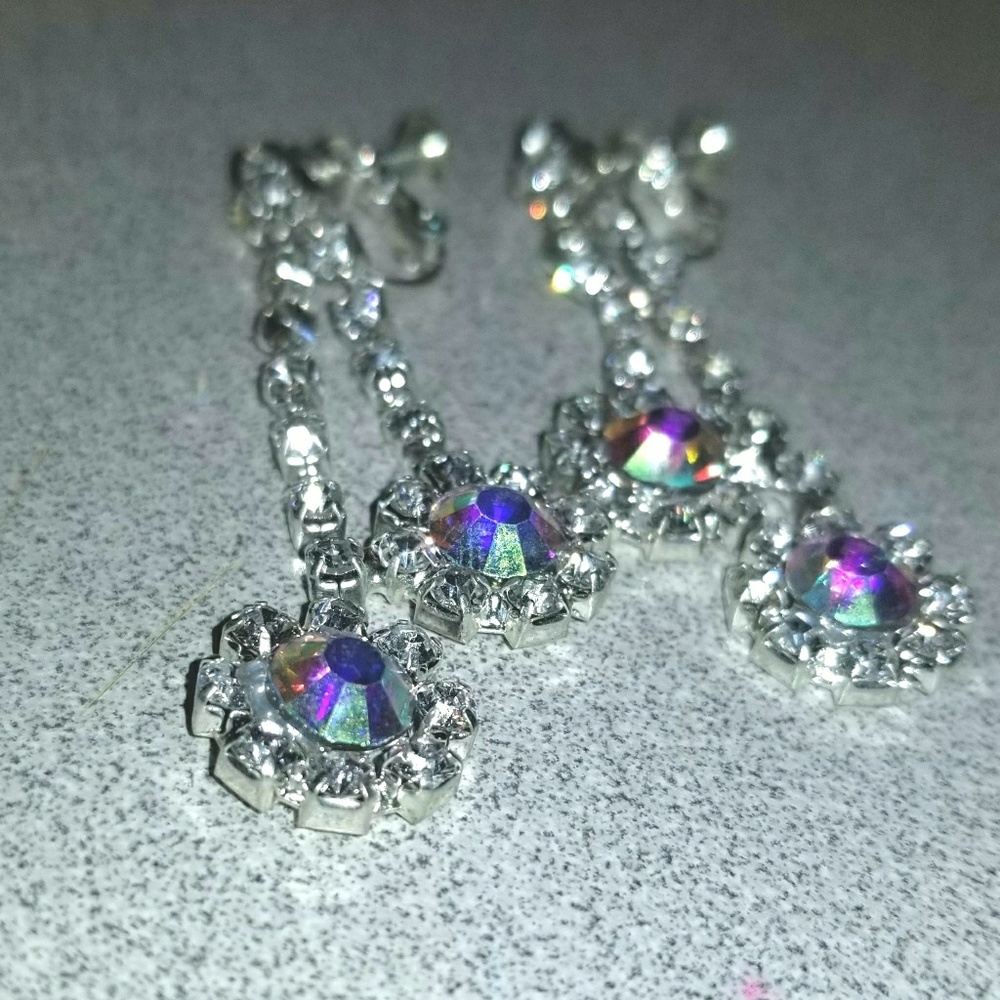 🔴 3 for $15 SALE. Rhinestone Earrings