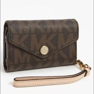 Used Michael Kors iPhone Wristlet & Wallet