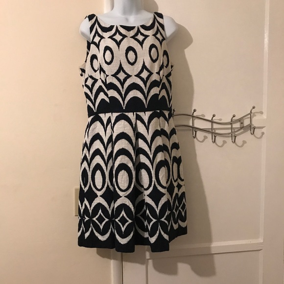 Taylor Dresses & Skirts - Taylor fit and flare dress
