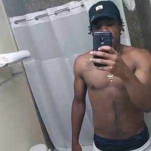 Meet your Posher, Romiie