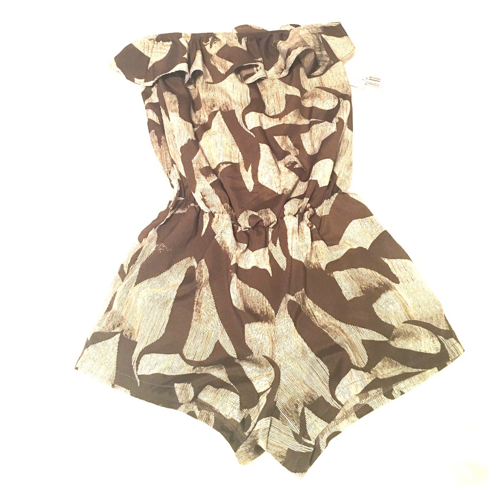 Green and white romper NWT