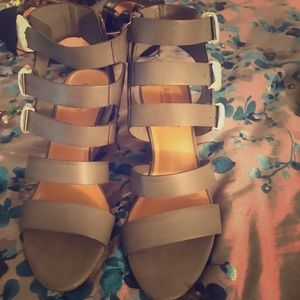 Crown vintage stewpot sandals