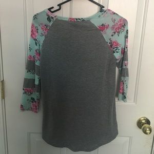 Rue 21 size medium gray/teal shirt new w/o tags