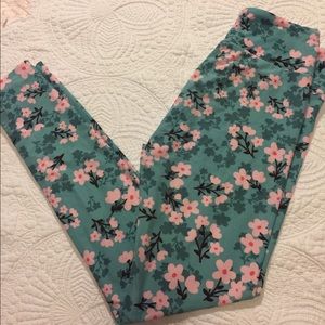 LuLaRoe Cherry Blossom Leggings