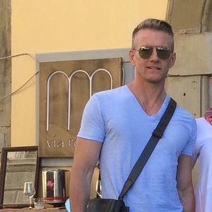 Meet your Posher, Troy