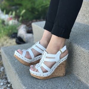 ☁️ White Steve Madden Wedges ☁️