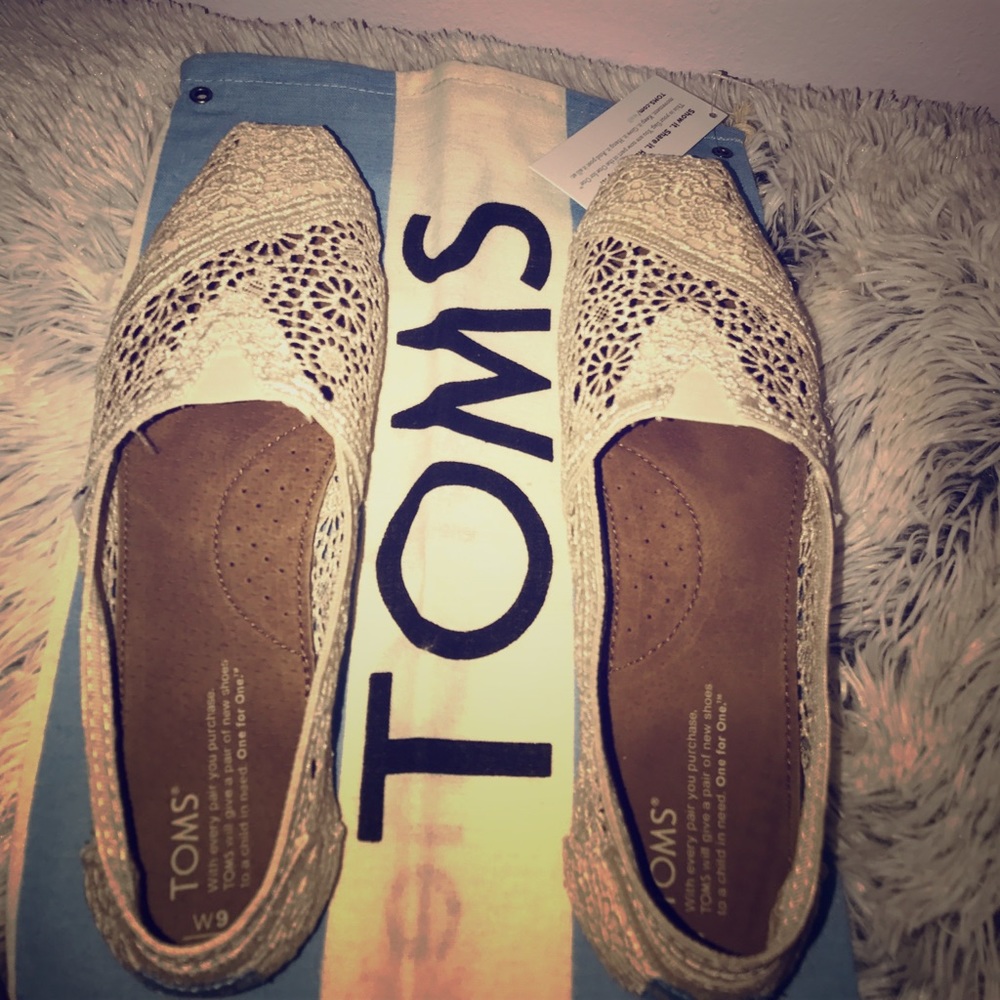 Toms