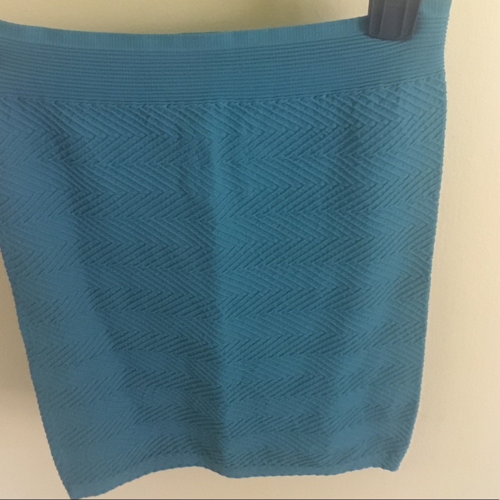 Guess blue textured skirt s/m