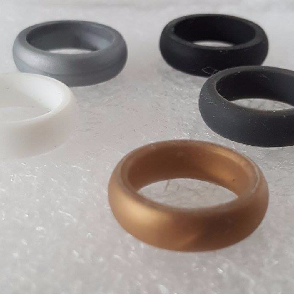 Set of 5 Silicone Wedding Ring Bands Size 5 Lot