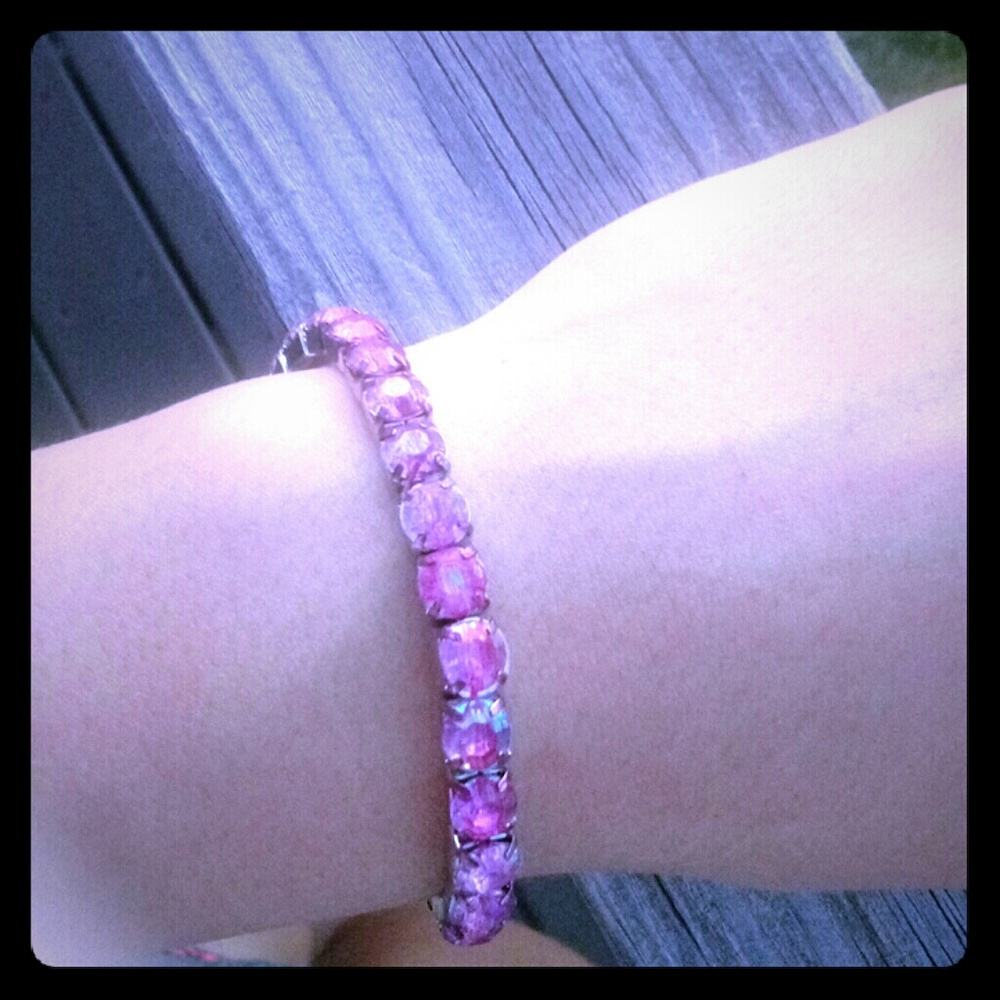 Pink extendable gem braclet