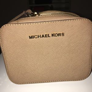Michael Kors jet set cross body bag