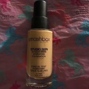 Smashbox Studio Skin Foundation