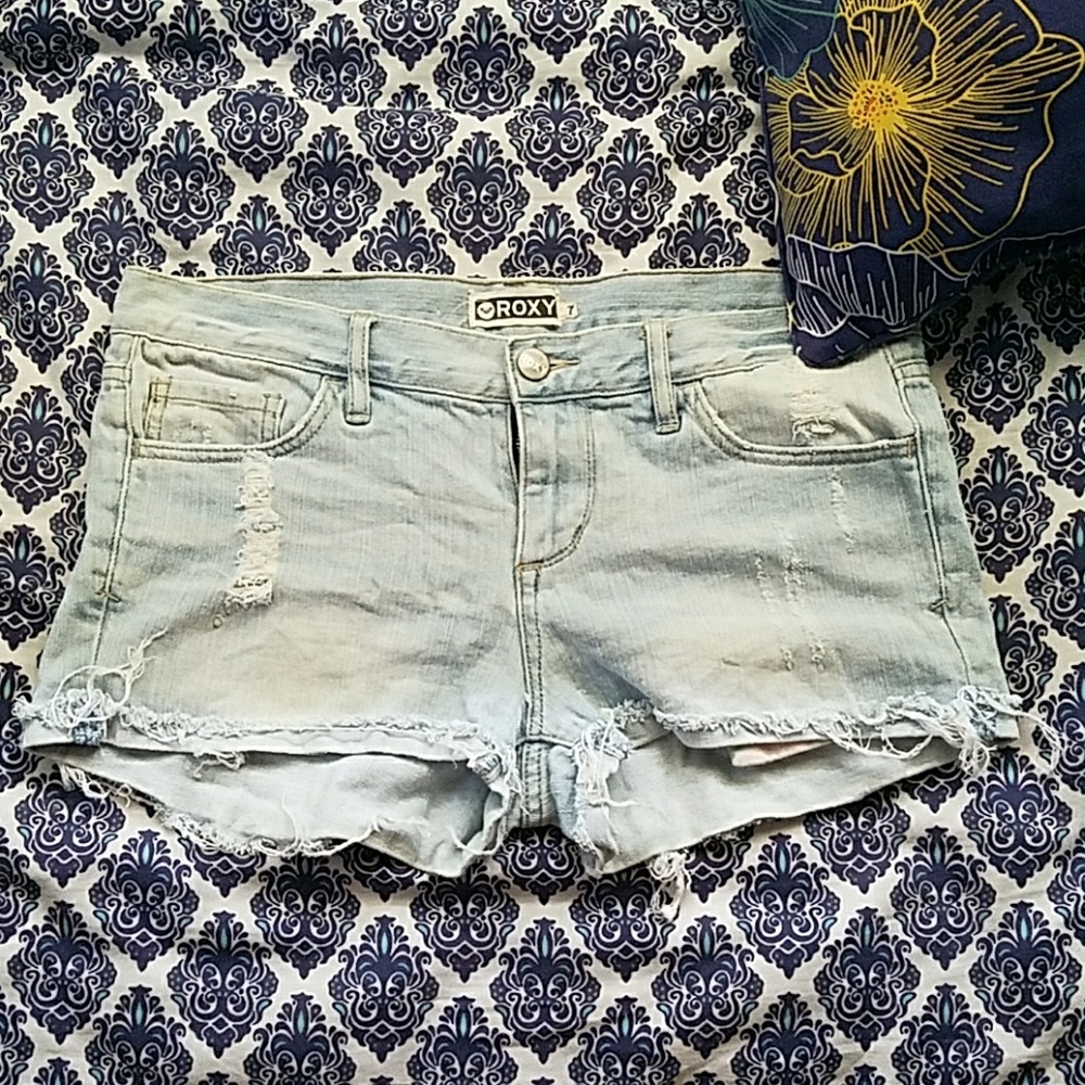 ❌SOLD❌Roxy denim shorts