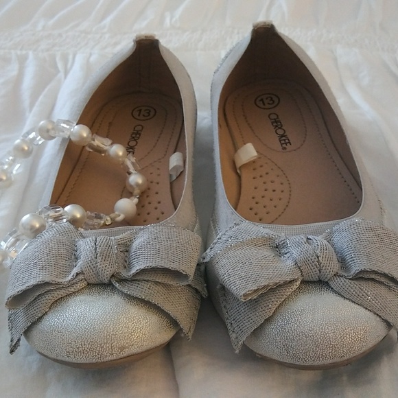 Girls Silver Flats - Picture 2 of 4