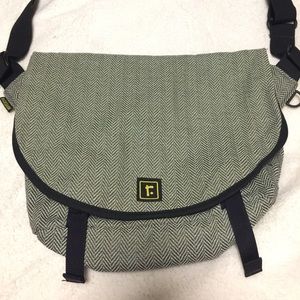 Medium sized Rickshaw Messenger bag.