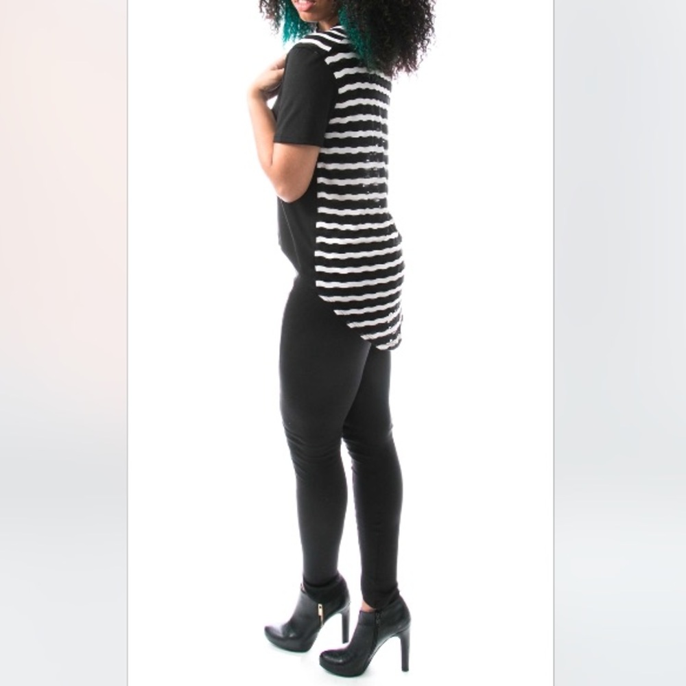 ✨ Eyanatia Hi Low Lace Back Stripe Top ✨