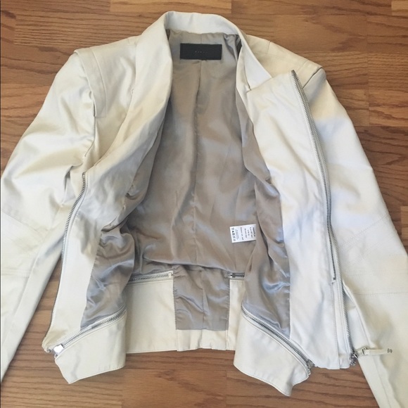 SOLD!!!! Vegan leather white moto jacket - Picture 6 of 8