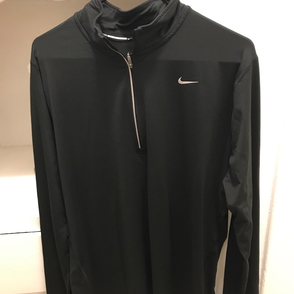 Nike Element Women's Half Zip Lightweight top