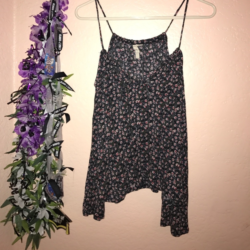 MOVING SALE OFF THE SHOULDER TOP