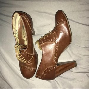 brown 3 1/2 inch vintage heels