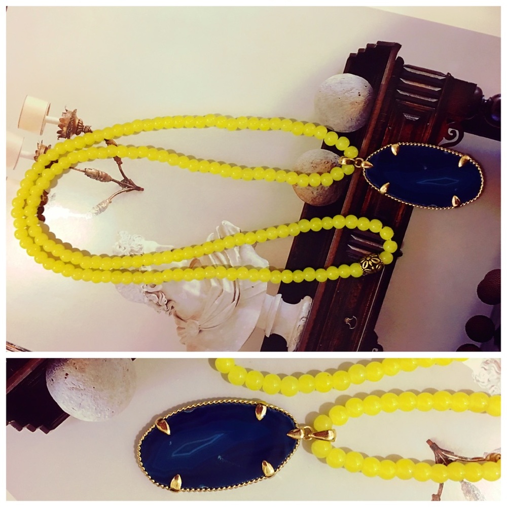 Semi-precious stone pendant/beaded necklace