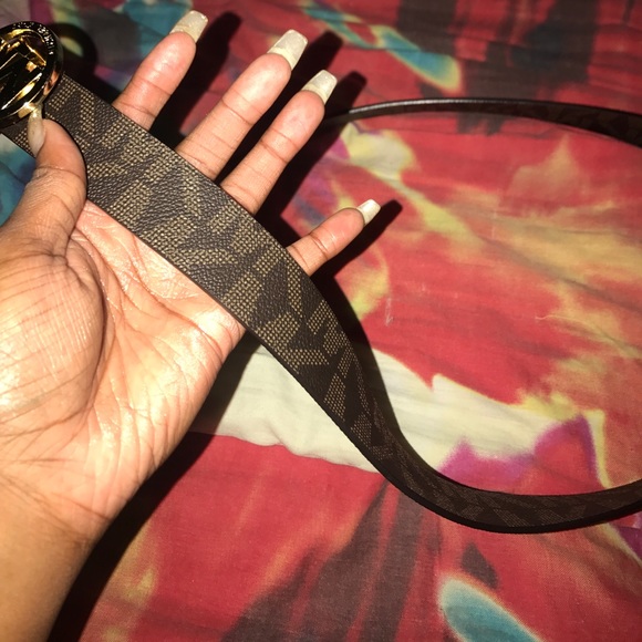 Micheal kors reversible belt - Picture 2 of 3