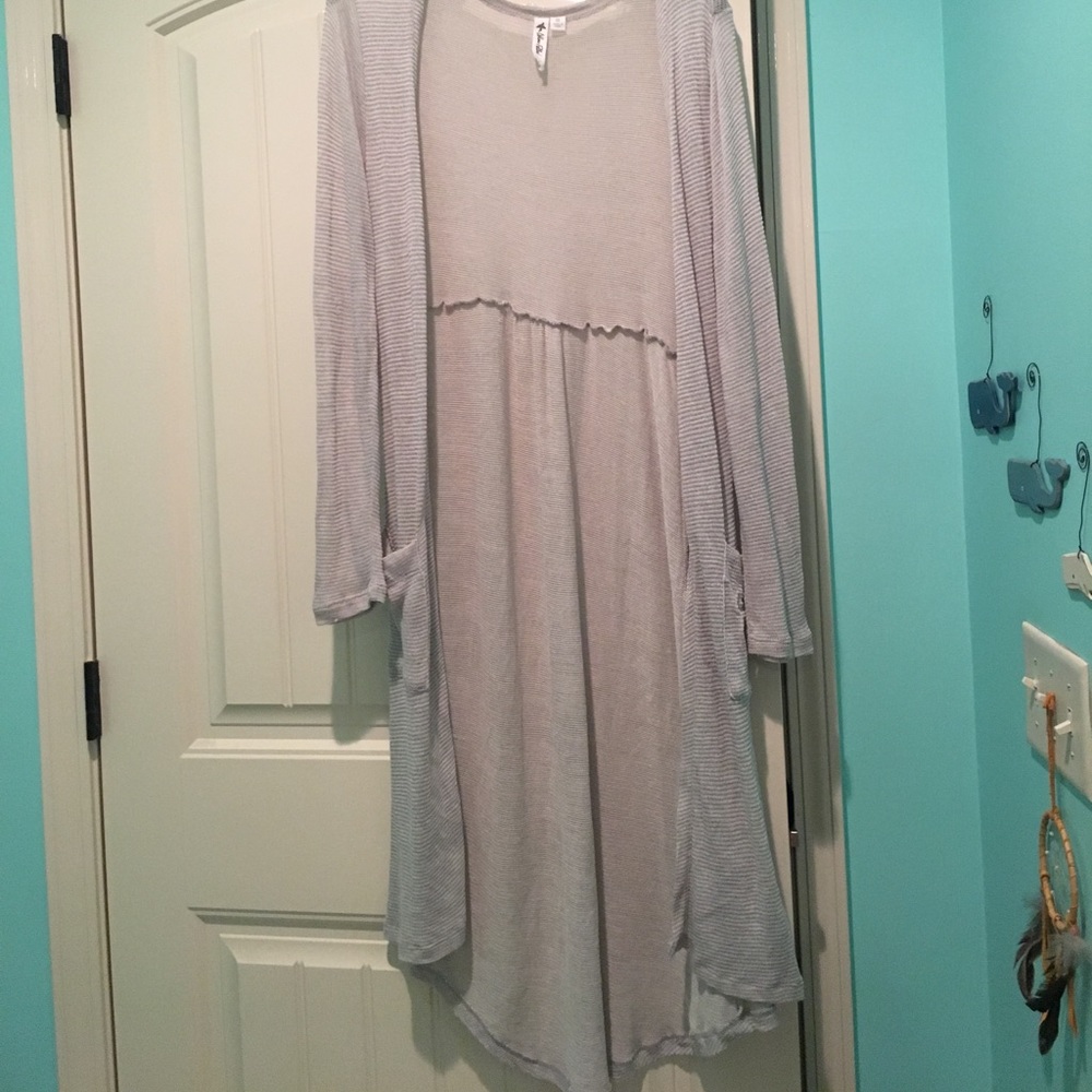 Gray Floor Length Boutique Cardigan (size small)