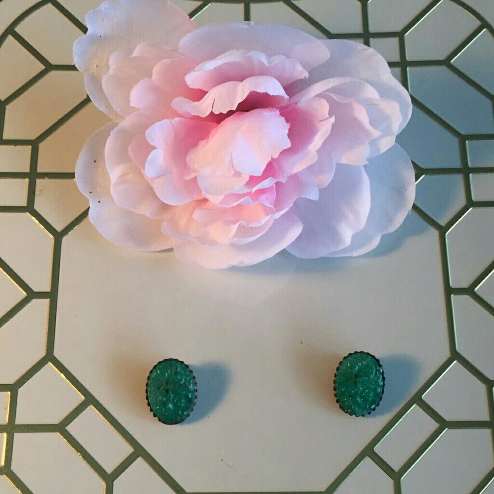 Vintage Jade clip on earings