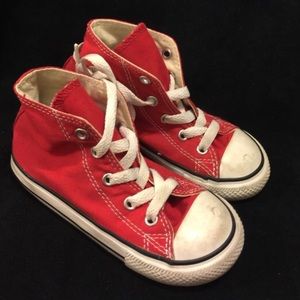Converse red size 9.