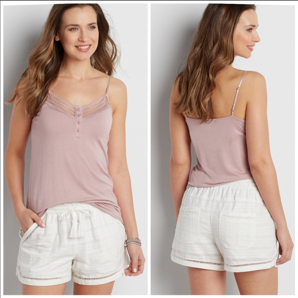 NWT💗 Lightweight Shorts w/ Open Embroidery
