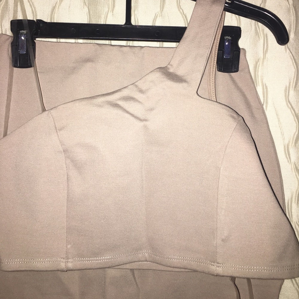 Two piece - Picture 2 of 5