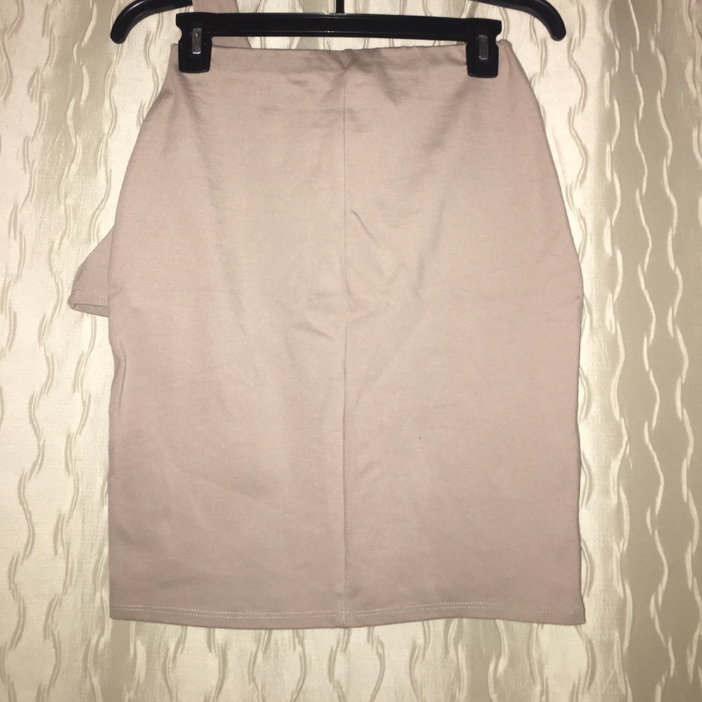 Two piece - Picture 4 of 5