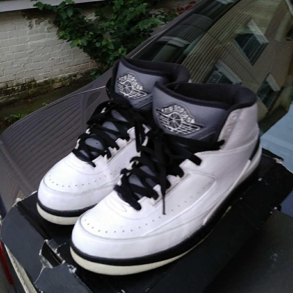 WING IT 2s sz 9.5 BUY 1 GET 1 50%OFF