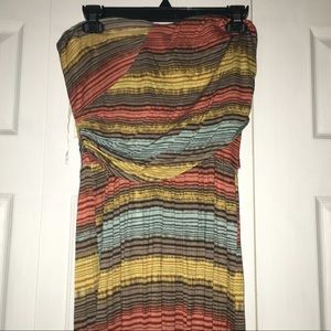 SALE 🔥 NWT Strapless maxi dress
