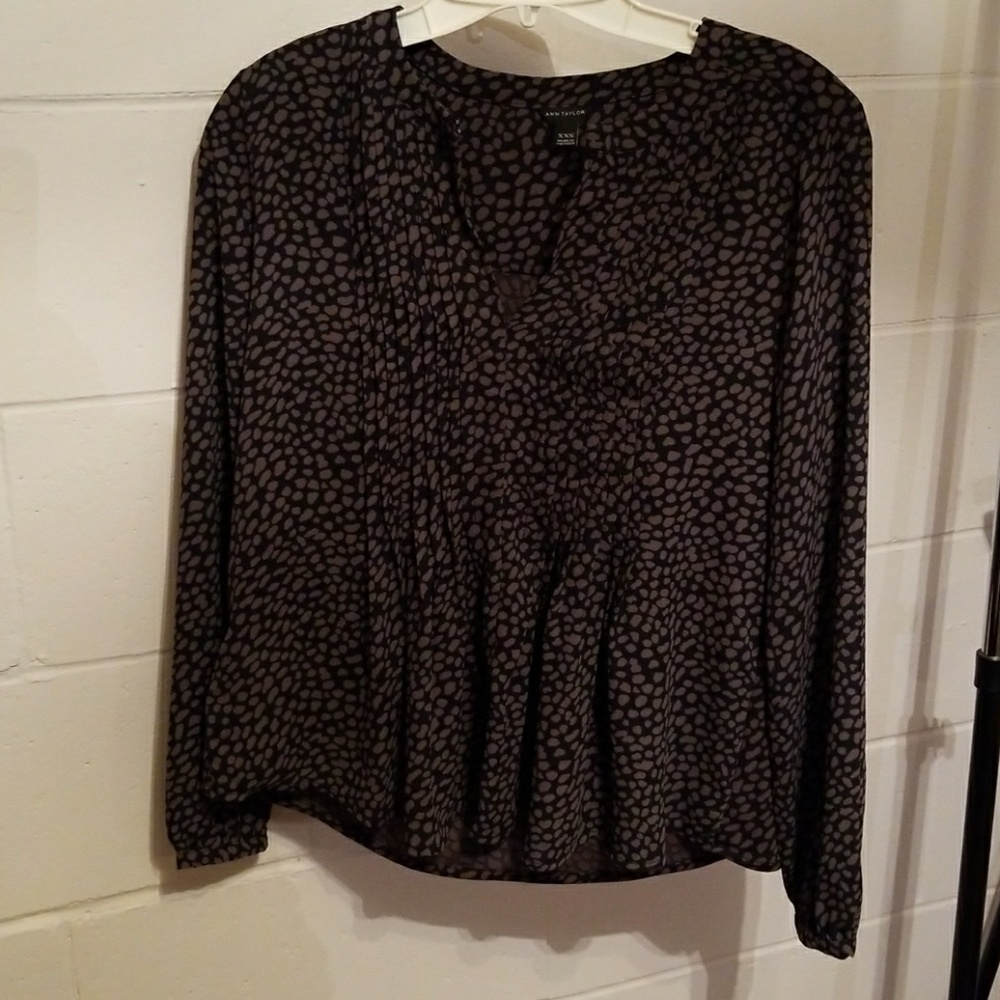 Ann Taylor sz XXS Long Sleeve Pleated Blouse