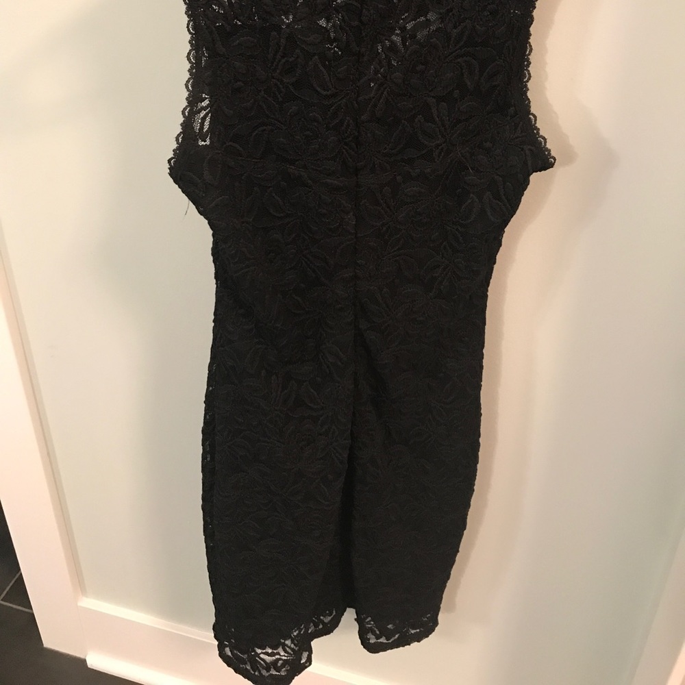 LBD Classic black sleeveless lace dress-2 - Picture 4 of 7