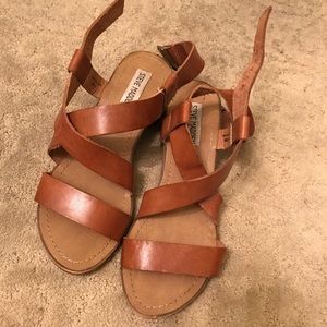 BARELY WORN Steve Madden Nude Strappy Sandals